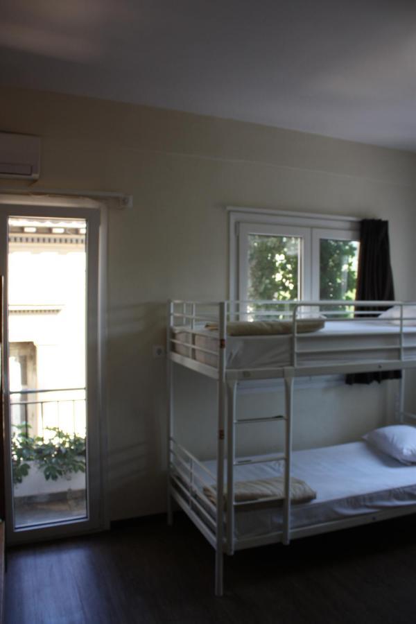 Bed 6-Bed Mixed Dormitory Room Bathroom