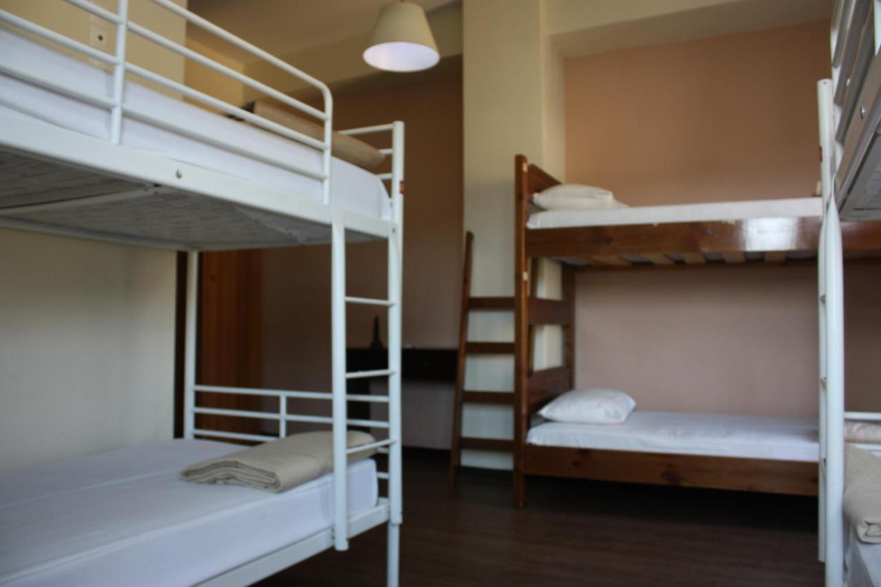 Bed 6-Bed Mixed Dormitory Room Bathroom